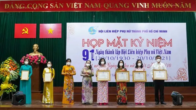Năng lực, vị thế của phụ nữ ngày càng được khẳng định