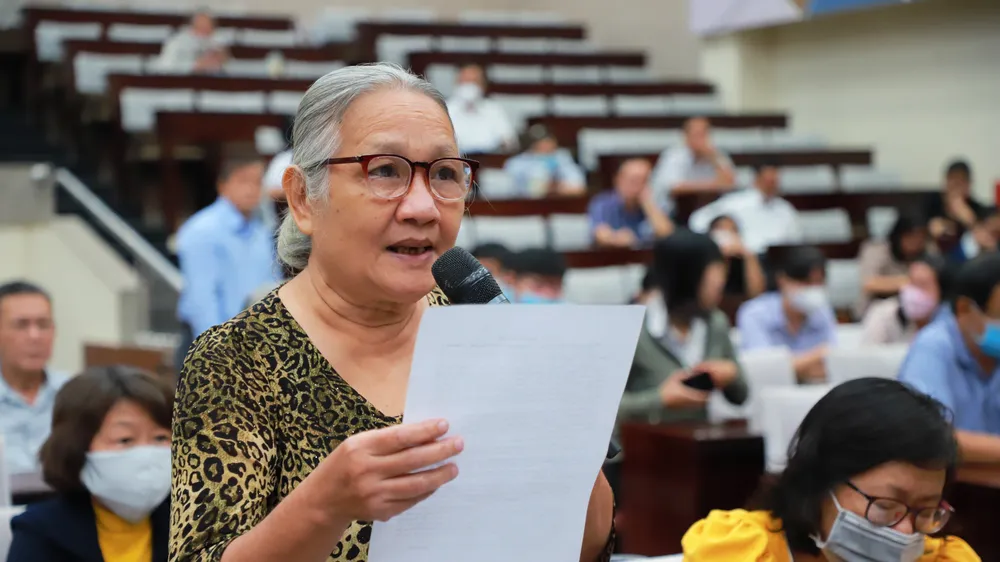 Người dân nêu lo lắng về tình hình hàng kém chất lượng, giá tăng cao trong dịp tết