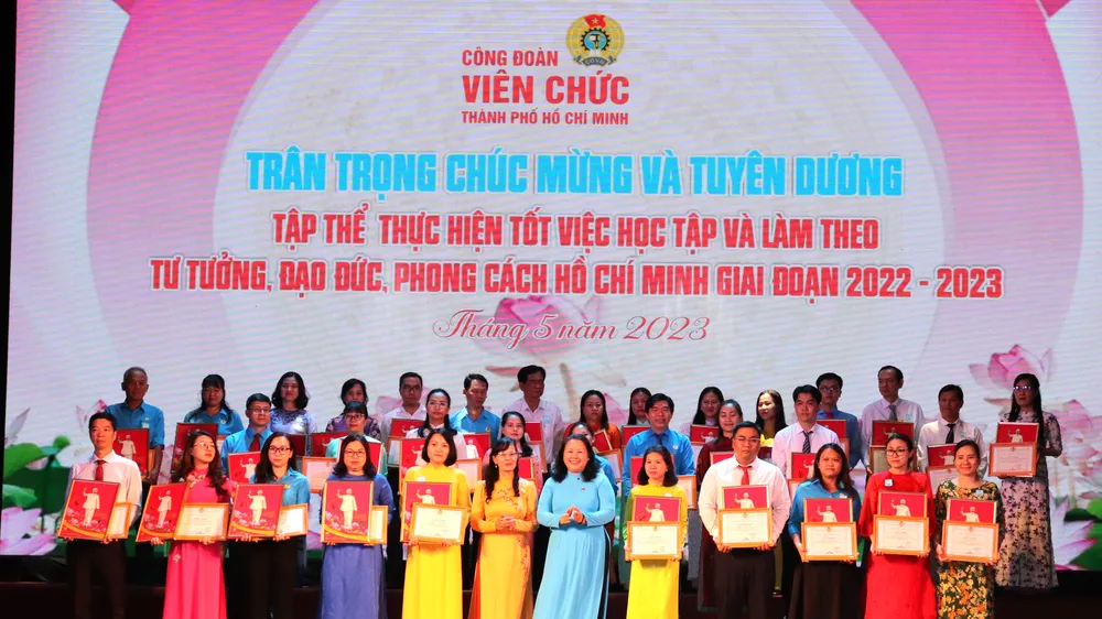 Các tập thể thực hiện tốt việc học Bác được tuyên dương tại chương trình