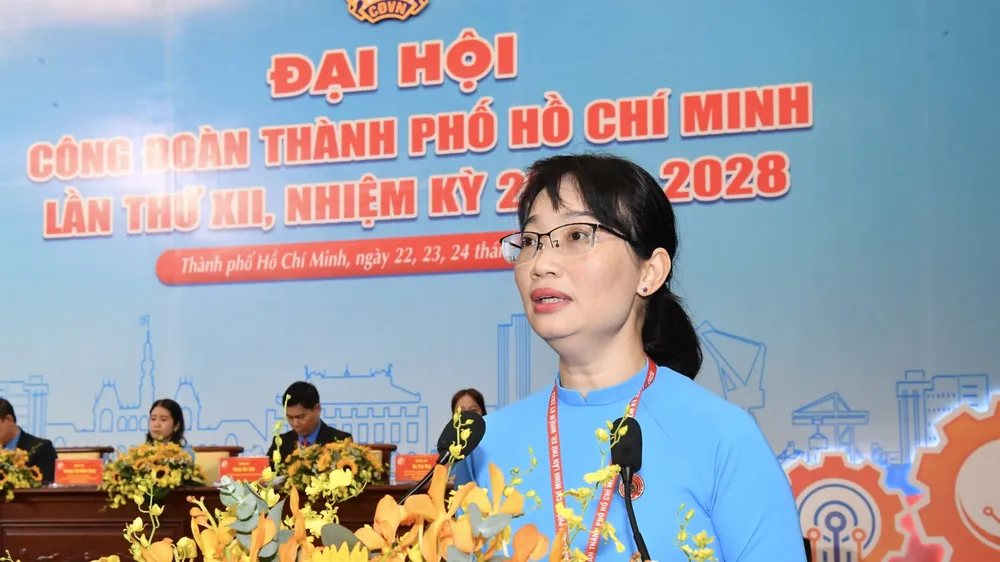 Bà Trần Thị Diệu Thúy tái đắc cử chức danh Chủ tịch LĐLĐ TPHCM nhiệm kỳ 2023-2028. Ảnh: VIỆT DŨNG