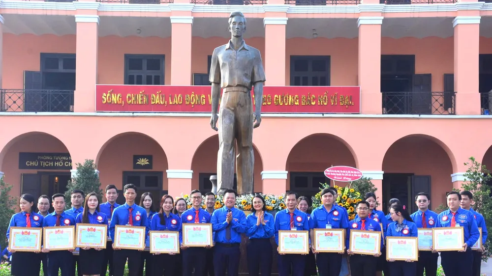 Các gương được trao giải thưởng Nguyễn Văn Trỗi lần thứ 14 sáng 15-10