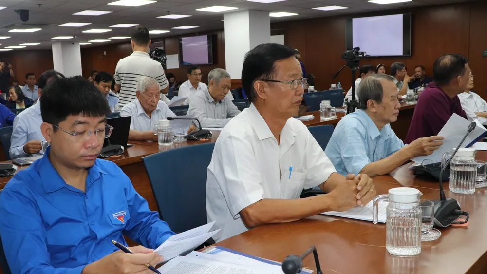 Các đại biểu tham dự tọa đàm với chủ đề: “Thời tuổi trẻ của cố luật sư Nguyễn Hữu Thọ”