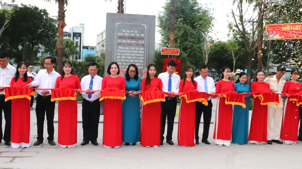 Cắt băng khánh thành công trình cải tạo, nâng cấp Công viên Dạ Nam