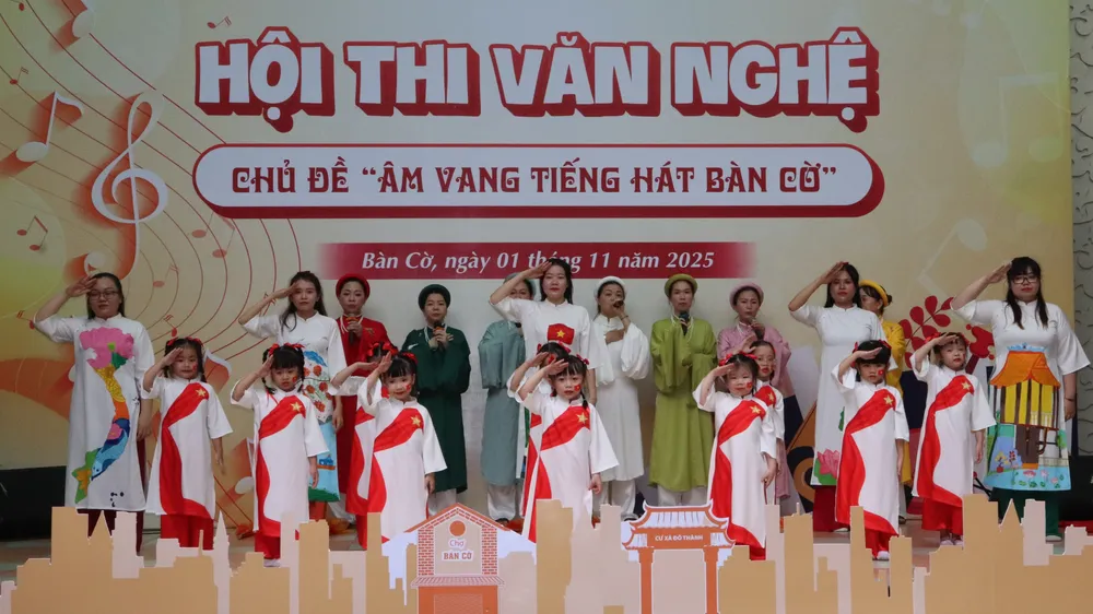 Hội thi văn nghệ với chủ đề “Âm vang tiếng hát Bàn Cờ” thu hút 51 đội với hơn 600 thí sinh tham gia tranh tài