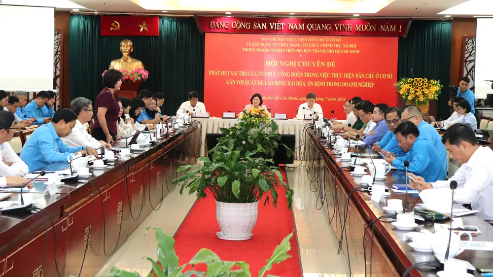 Quang cảnh hội nghị, sáng 24-7