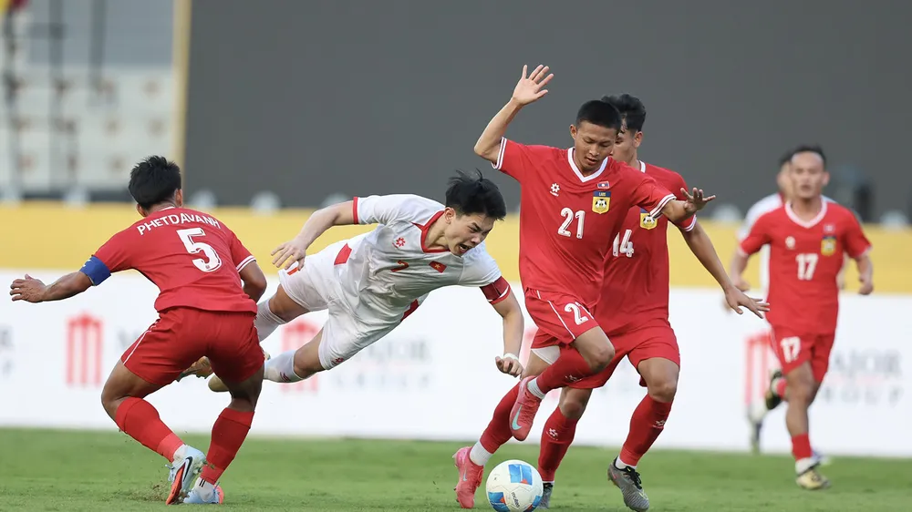 U22 Việt Nam - U22 Lào 2-1: Khởi đầu thuận lợi