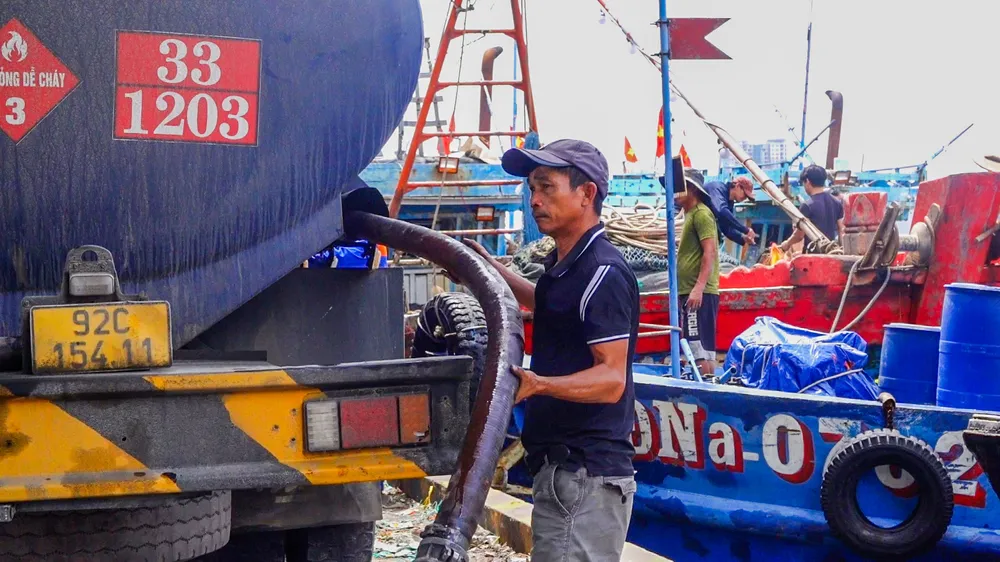 Kích hoạt nhiều giải pháp kềm giá xăng, dầu