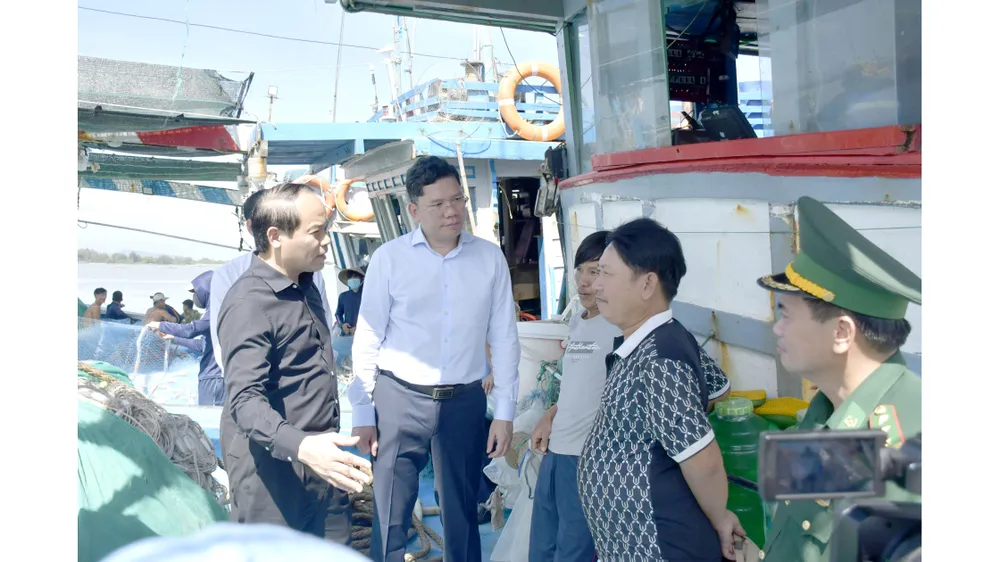 Ngư dân TPHCM góp phần gỡ “thẻ vàng” IUU