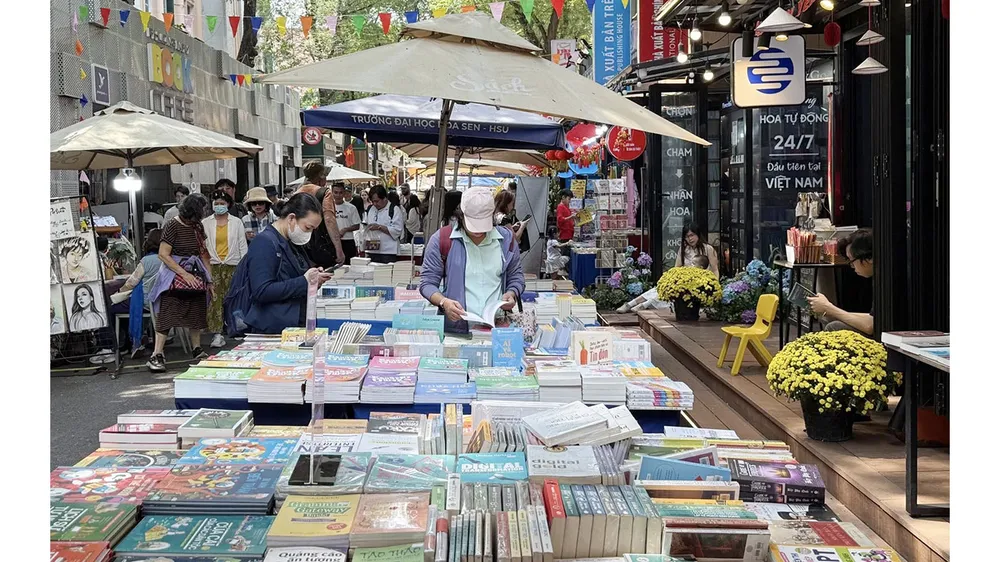 Nghị quyết 80 và yêu cầu nâng tầm bản sắc văn hóa TPHCM - Bài 3: Con người - linh hồn của đô thị giàu bản sắc