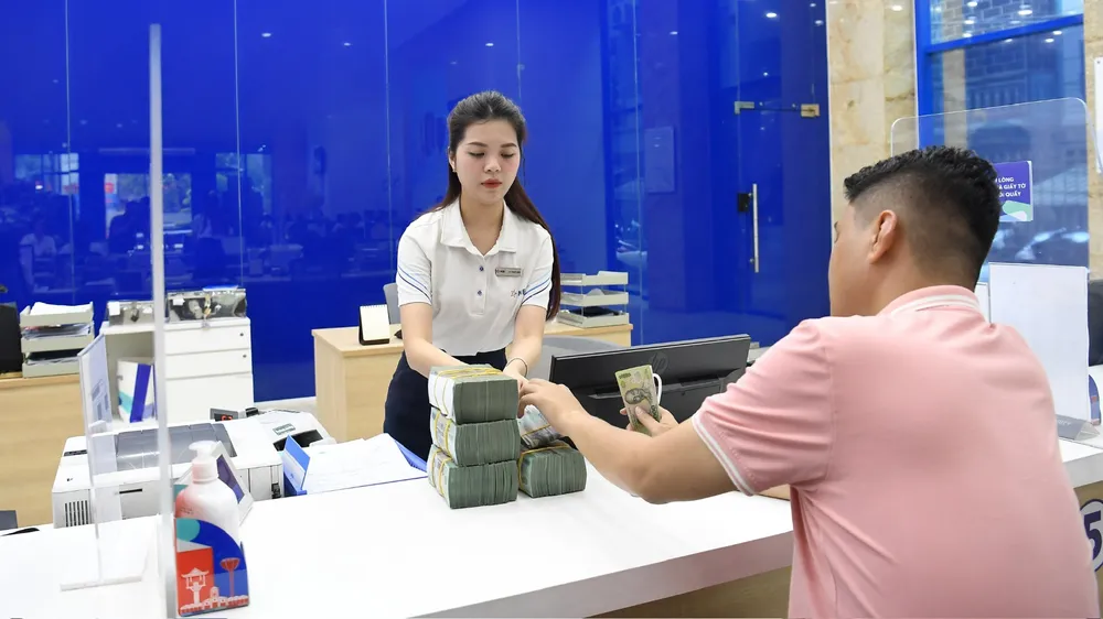 Lãi suất chưa hạ nhiệt, doanh nghiệp gặp khó