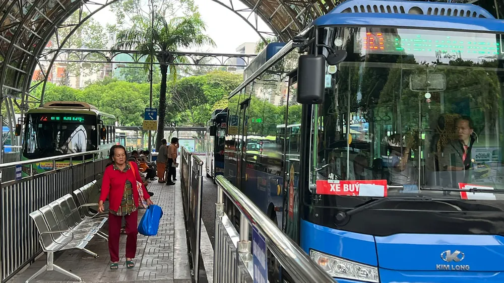 Quét CCCD khi đi xe buýt miễn phí: Thống kê dữ liệu để phục vụ hành khách tốt hơn