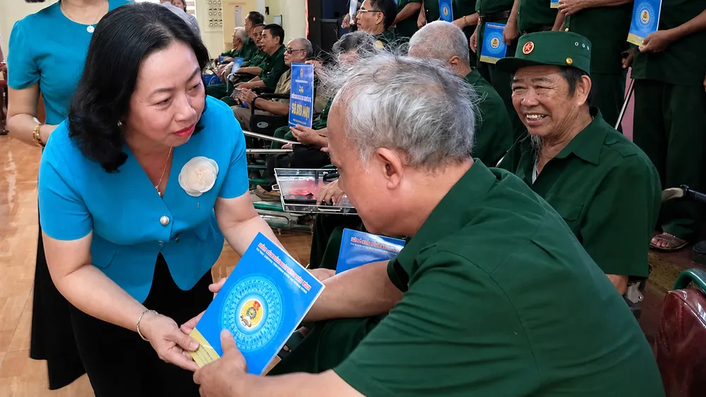 Xây dựng tổ chức công đoàn hiện đại, chuyên nghiệp, nghĩa tình