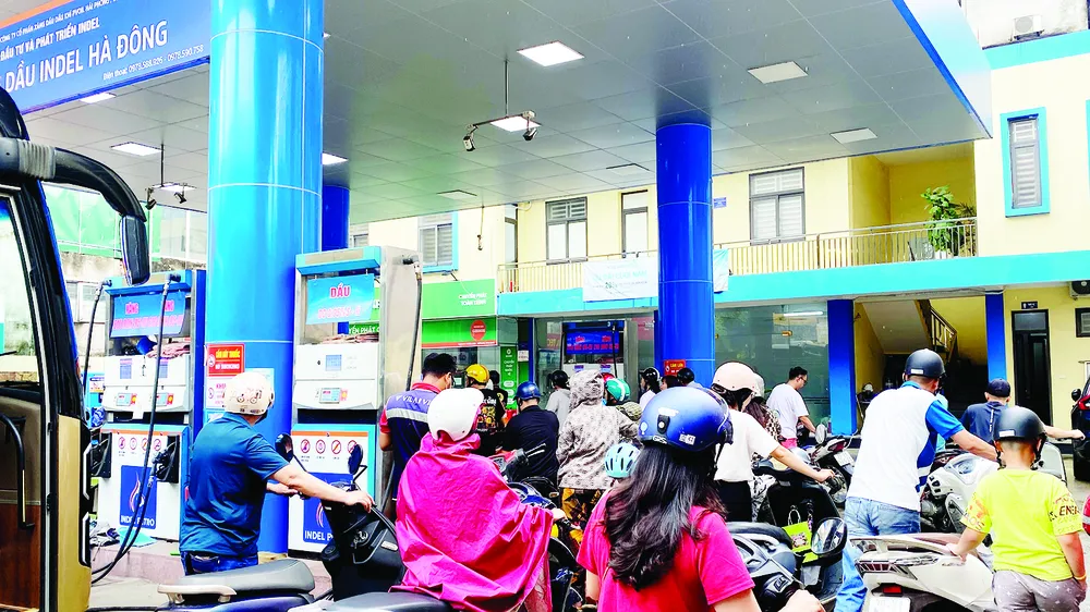 Chiết khấu thấp, doanh nghiệp xăng dầu “càng bán càng lỗ”