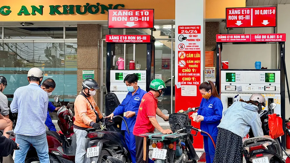 Giảm trung gian xăng dầu, tăng trách nhiệm đầu mối