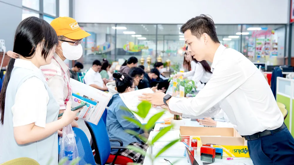 Đa dạng chính sách tài chính, học bổng cho tân sinh viên