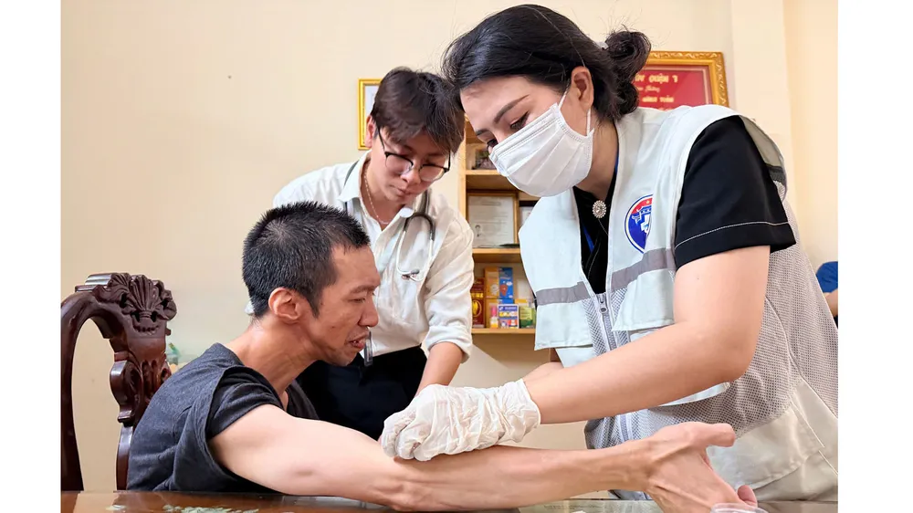 BHYT chi trả khám tại nhà, khám từ xa: Gỡ nút thắt nhân lực và thanh toán