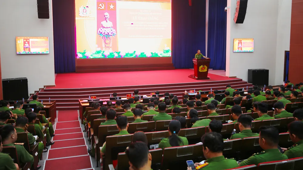Các học viên tham dự lớp bồi dưỡng