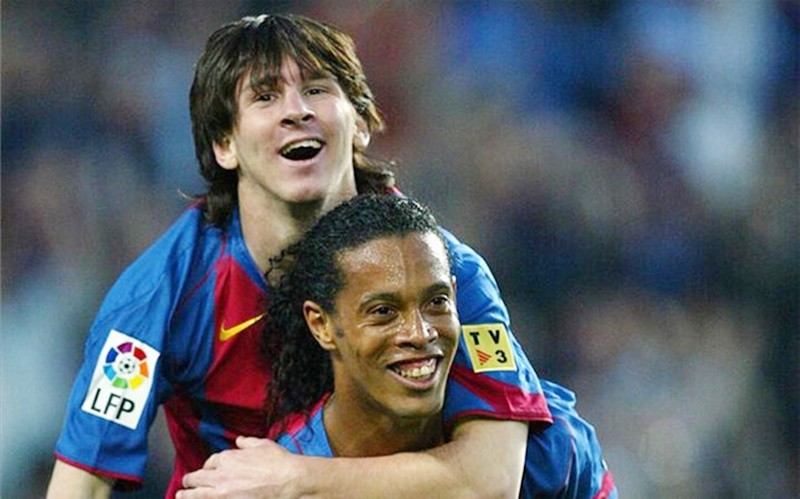 Ronaldinho lập siêu phẩm và chuyền bóng bằng gót cực đỉnh  Bóng đá   Vietnam VietnamPlus