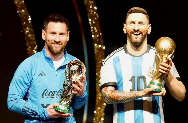 Messi được dựng tượng cạnh Pele, Maradona