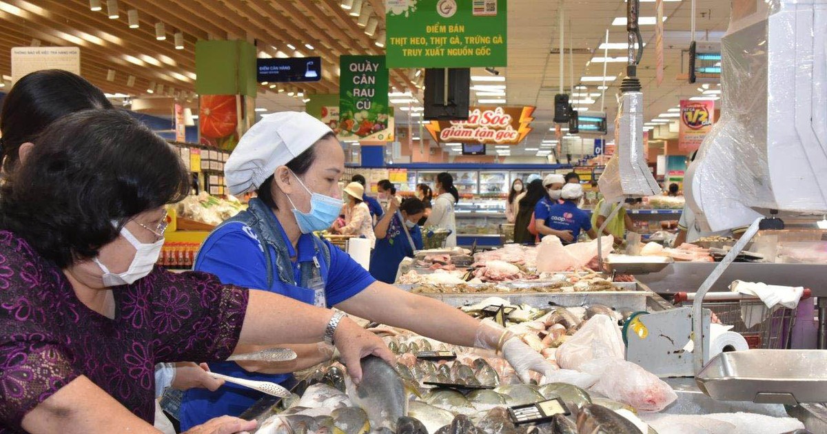 Siêu thị tăng giờ mở cửa phục vụ Tết Quý Mão