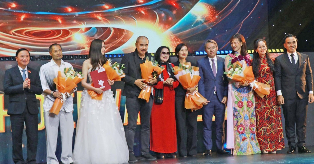 Tổng hợp phim của bùi thạc chuyên hay nhất, phim bùi thạc chuyên 2023