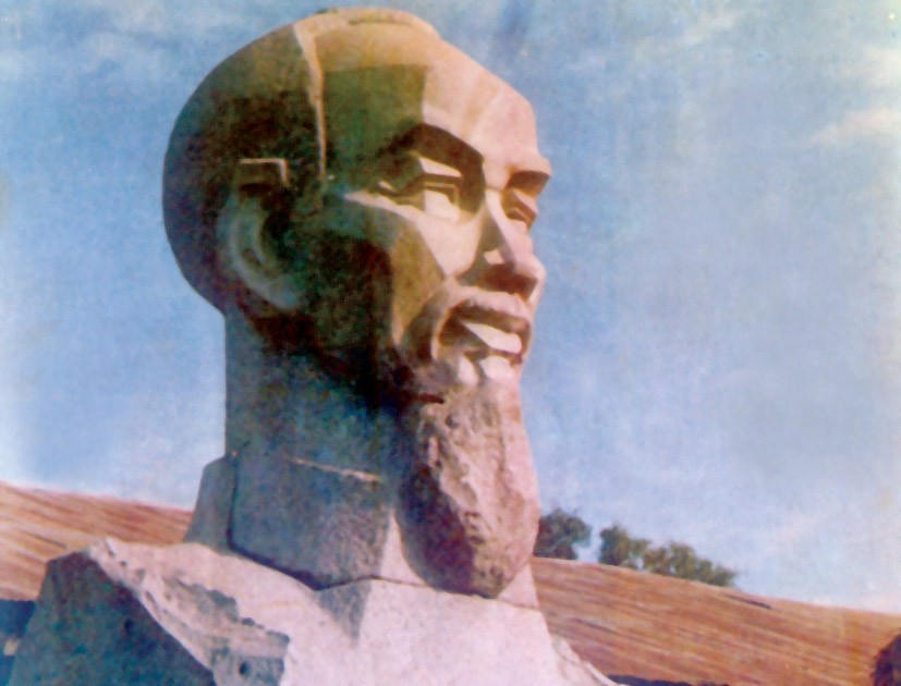 Tượng Bác Hồ của nhà điêu khắc Diệp Minh Châu | BÁO SÀI GÒN GIẢI PHÓNG