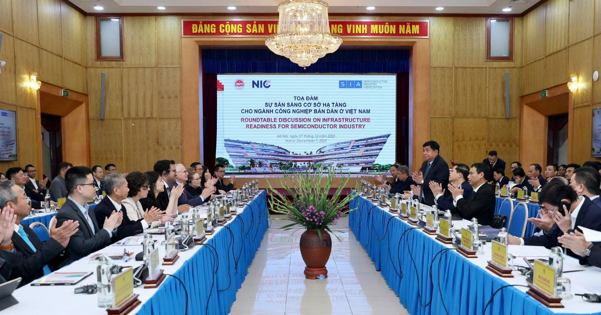 Roundtable meeting to review the Vietnamese CTOC training package