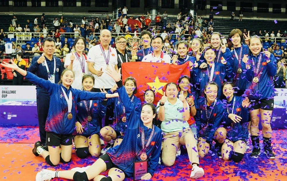 Tuyển bóng chuyền nữ Việt Nam giữ nguyên 14 cầu thủ dự FIVB Challenge