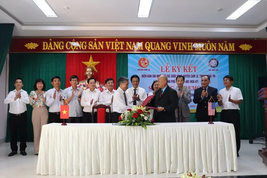 Thành phố CalNevAri ký kết hợp tác đưa cây dược liệu Quảng Trị sang