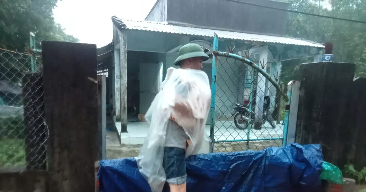 Lũ từ Bạch Mã đổ về kèm mưa lớn gây ngập lụt cục bộ ở Huế