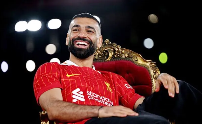 Mohamed Salah khoe đồng hồ 24 tỷ trong ngày gia hạn hợp đồng với Liverpool