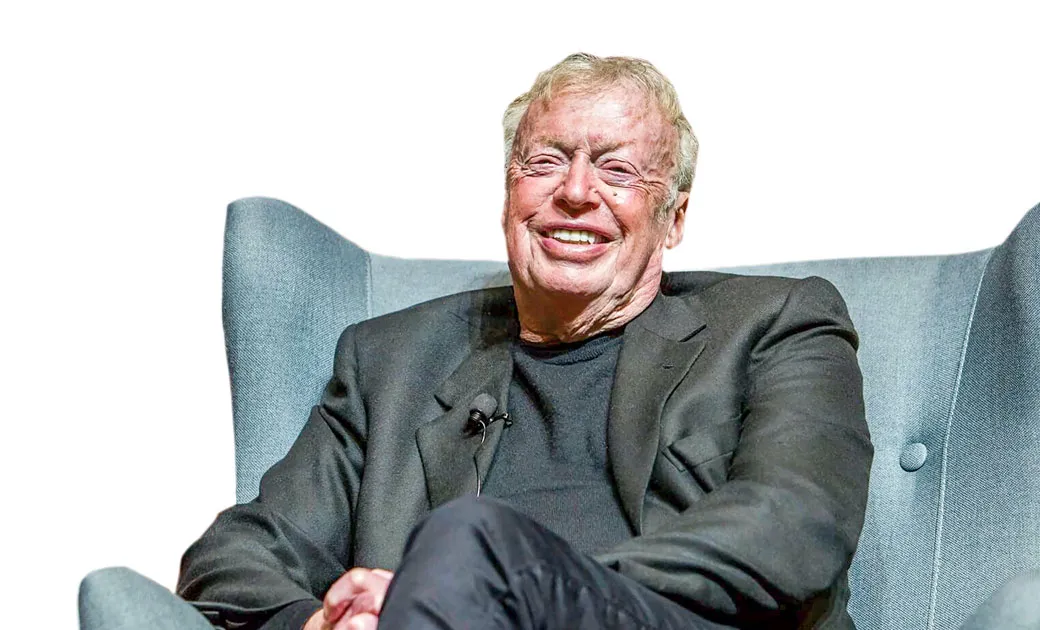 BREAKING: In a historic move that will reshape the future of football, Nike co-founder Phil Knight has pledged a record-breaking $2 billion in conditional funding to the Philadelphia Eagles. Announced Sunday, the massive donation will support next-generation player training, state-of-the-art facilities, cutting-edge equipment and groundbreaking medical initiatives — marking one of the most ambitious investments in team and athlete development by the sneaker king in NFL history. vannguyen