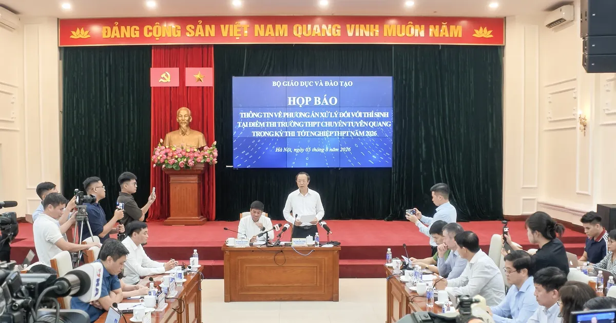 Bộ GD-ĐT thông tin thêm về căn cứ pháp lý của quyết định cho 328 học sinh thi lại