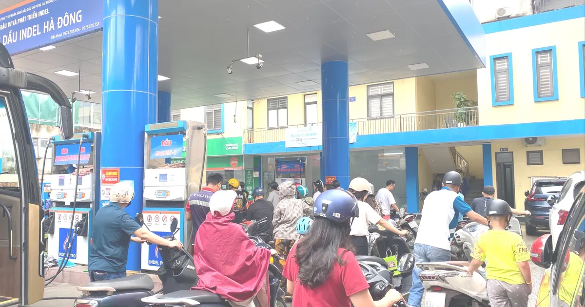 Xăng dầu đồng loạt tăng giá từ chiều 29-10