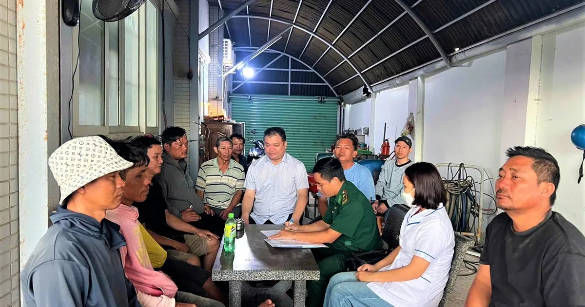 Cứu kịp thời 9 ngư dân tàu cá Khánh Hòa bị chìm trên biển - BÁO SÀI GÒN GIẢI PHÓNG