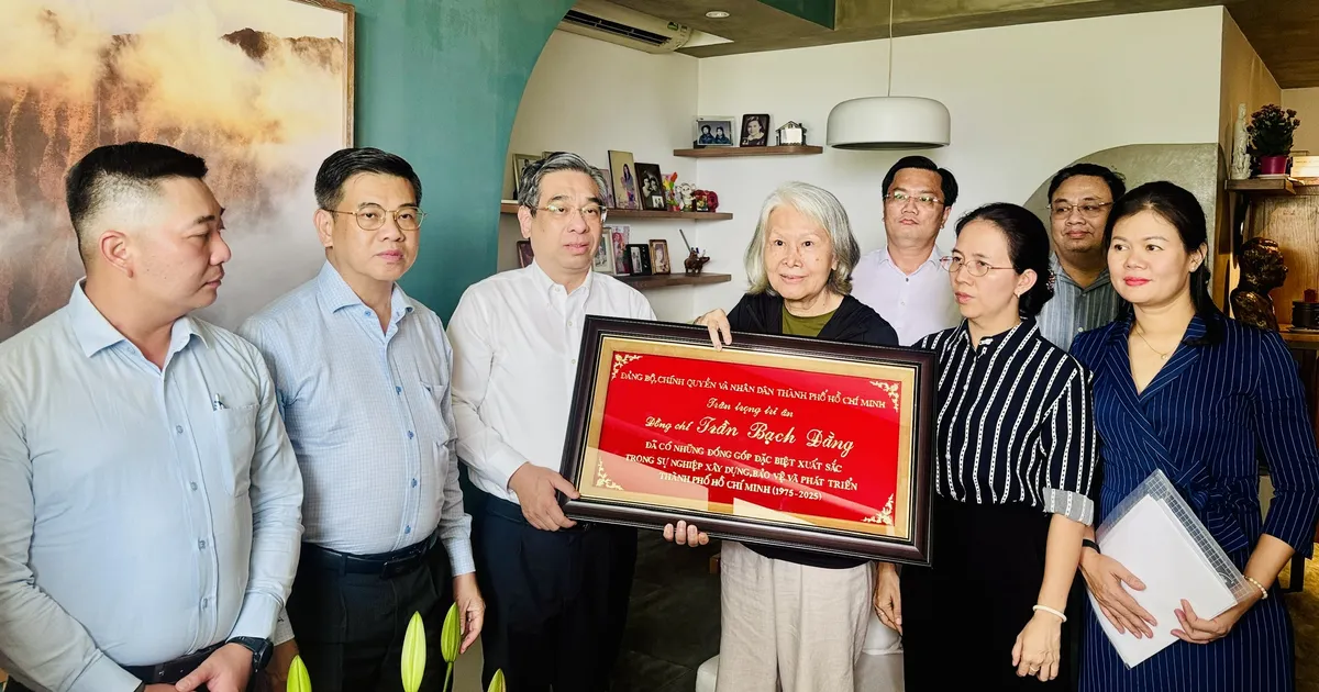 TPHCM thăm hỏi các gia đình, cá nhân tiêu biểu trong sự nghiệp phát ...