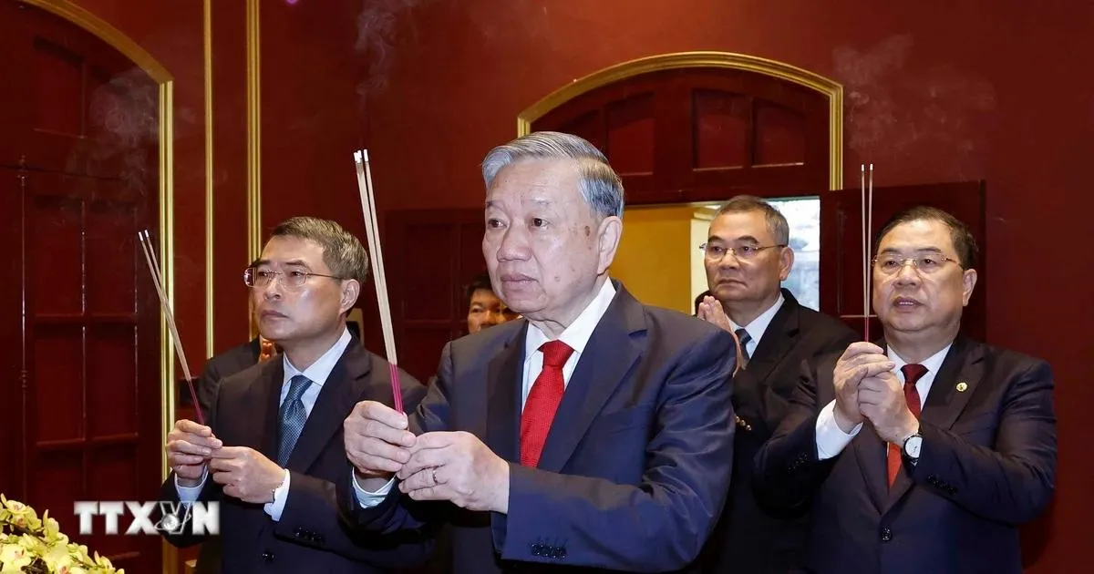 Tổng Bí thư Tô Lâm dâng hương tại Khu Di tích Hoàng thành Thăng Long và Di tích nhà 67