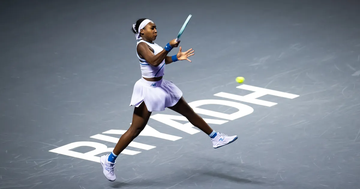 WTA Finals 2025: Coco Gauff thổi luồng sinh kh&iacute; mới cho nhiệm vụ bảo vệ  ng&ocirc;i v&ocirc; địch | CHUY&Ecirc;N TRANG THỂ THAO