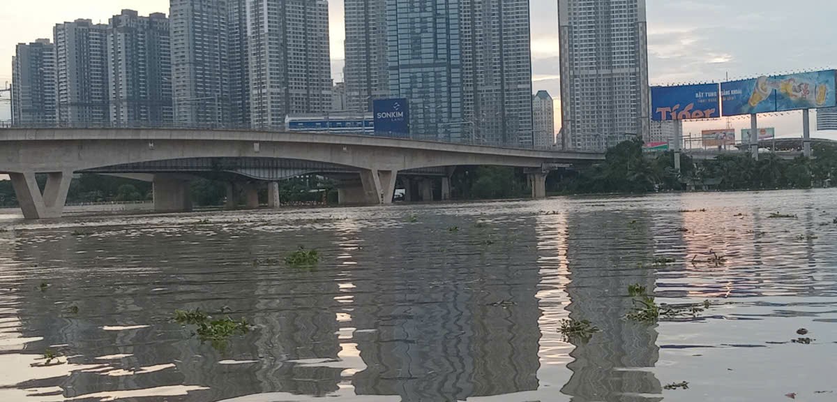 Ho Chi Minh City braces for high tides on October 26-28 | SGGP English ...