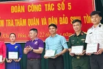 Gieo chữ nơi đảo xa