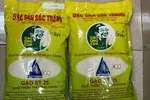 Nhiều cơ sở kinh doanh có dấu hiệu giả mạo gạo Ông Cua 
