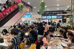 Đông nghẹt khách tham quan khu vui chơi, trung tâm thương mại 