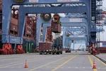 Lượng hàng container thông qua hệ thống cảng biển TPHCM tiếp tục tăng trưởng