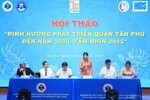 Bí thư Quận ủy Tân Phú Lê Thị Kim Hồng phát biểu tại hội thảo