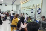 Người dân làm hồ sơ nhà đất tại Văn phòng Đăng ký đất đai TP Thủ Đức