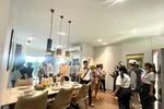Khách hàng tham quan căn hộ mẫu tại một dự án ở TPHCM
