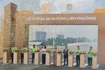 Các đại biểu cắt băng thông xe