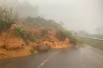 Lâm Đồng: Đèo Đại Ninh tiếp tục sạt lở, giao thông ách tắc hoàn toàn