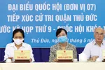 Công chức mẫn cán để giảm phiền toái cho người dân