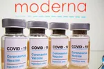 Vaccine Covid-19 Moderna là vaccine đầu tiên của Mỹ thử nghiệm trên người. Ảnh: Reuters.